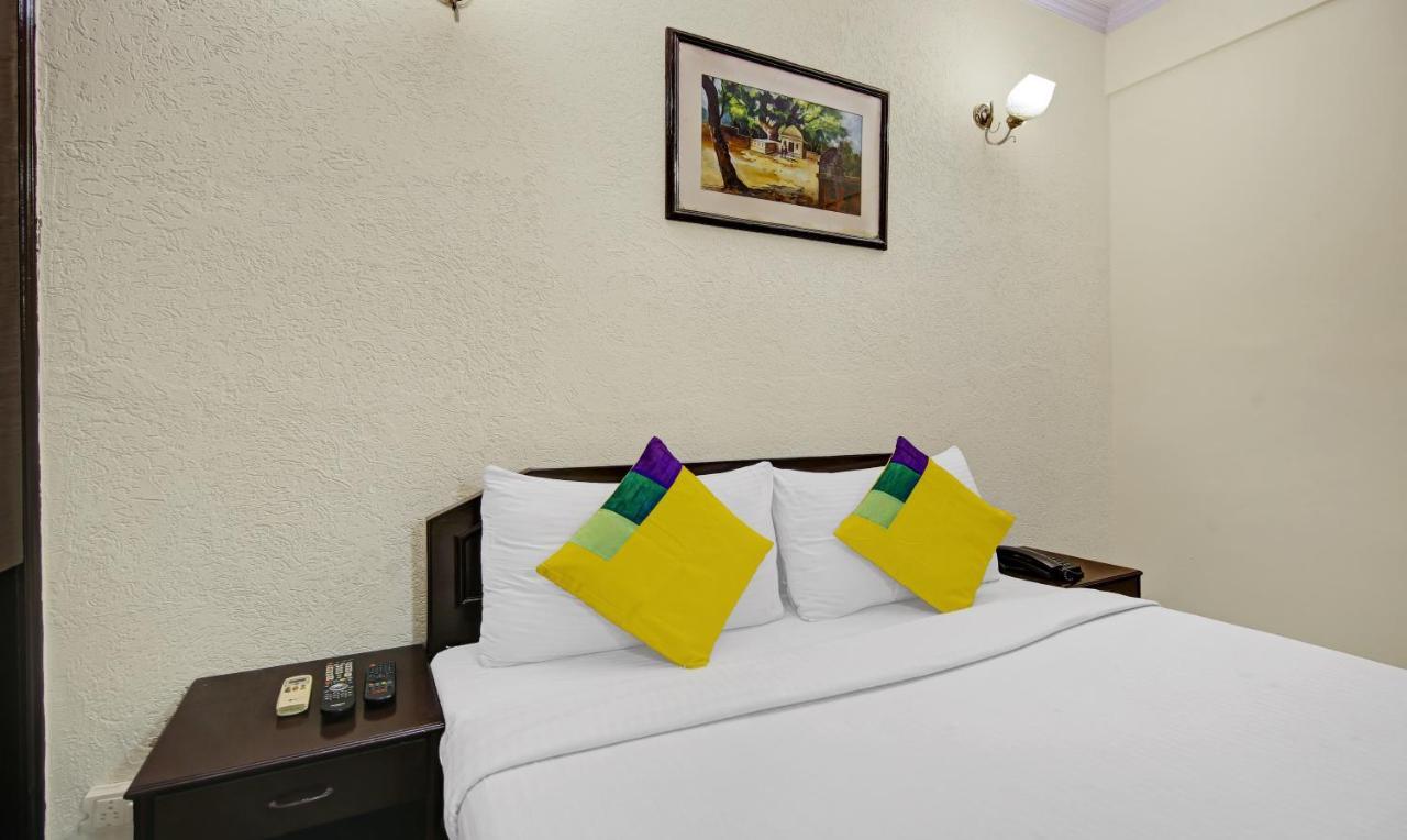 Itsy Hotels Arien International Нью-Дели Экстерьер фото