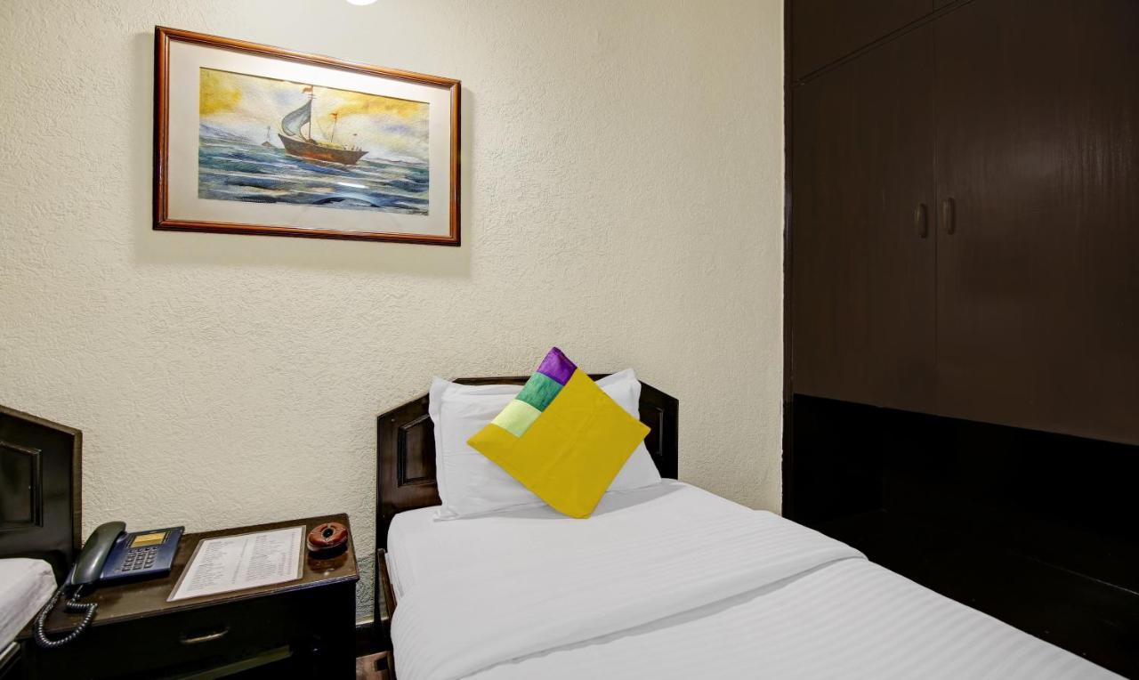 Itsy Hotels Arien International Нью-Дели Экстерьер фото