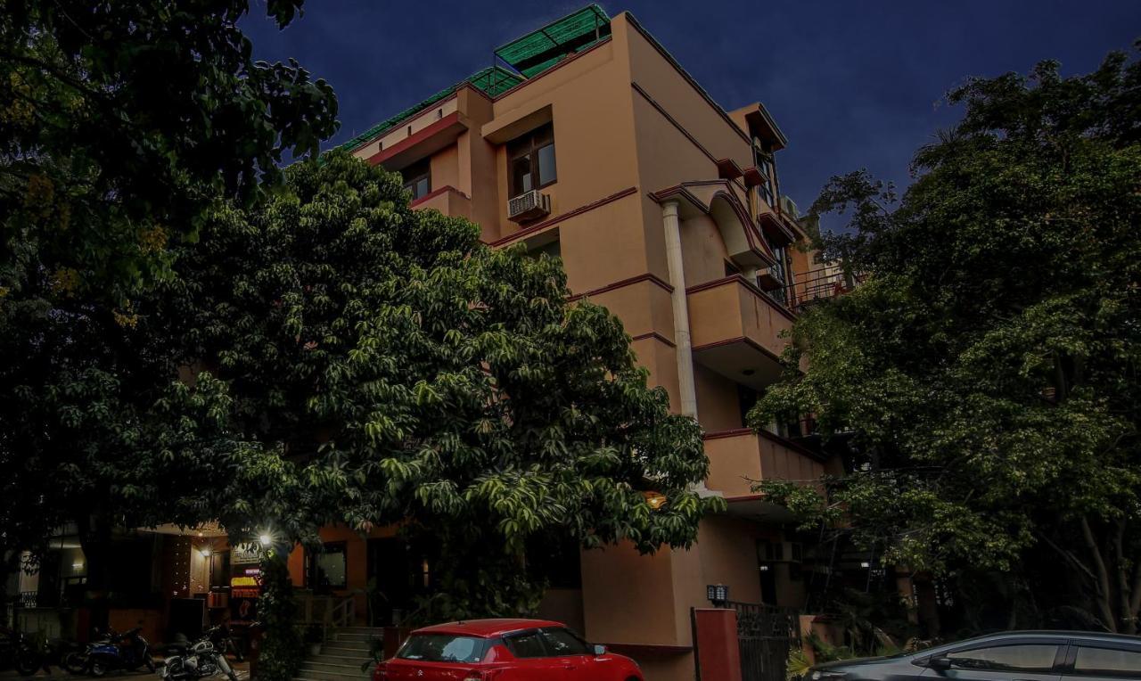 Itsy Hotels Arien International Нью-Дели Экстерьер фото
